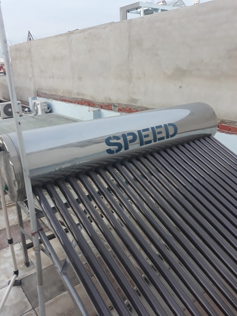 Sửa Máy Nước Nóng Năng Lượng Mặt Trời SPEED