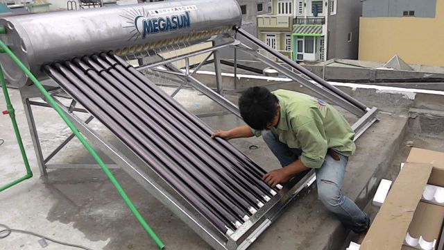 Sữa Máy Nước Nóng Năng Lượng Mặt Trời Tại Quận 1