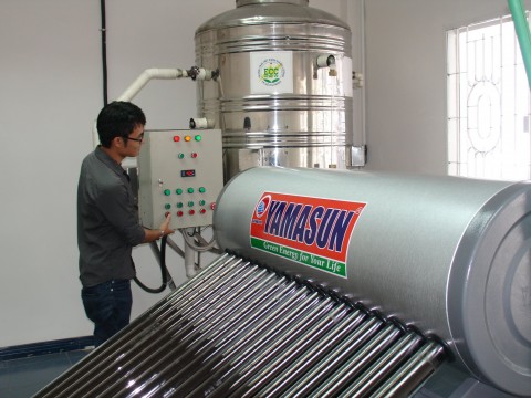 sửa máy năng lượng mặt trời