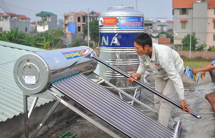 sửa máy năng lượng mặt trời